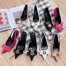 Designer Heels Slingbacks Pumps Designerschuhe 7cm Frauen High Heels Schuhe Schiebediben Sandalen speicherte Zehen Schaffell Folien auf luxuriöse goldene Schnalle Front Luxuspumpen