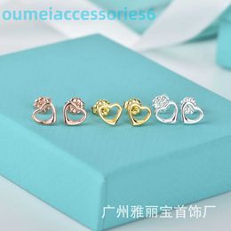 2024 Designer Luxury Brand Jewellery Stud 925 Sterling Silver Smooth Face Love for Women Plated with 18k True Gold Ins Minimalist Stylish Heart Shaped Earrings