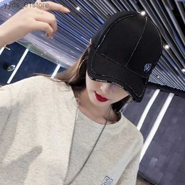 Ball Caps Womens Black Hip Hop Hat Stage Hat with Diamond Fashion Letter Fashion Casual Peaked C Womens Baseball C Spring and Autumn L240314