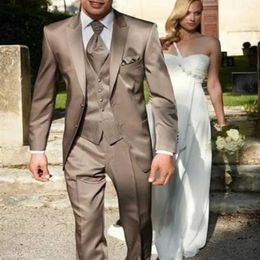 Brown Buttons (Jacket+Pant+Vest+Bowtie) Tuxedos 3 Pieces High Quality Custome Made Slim Fit Peaked Lapel Men Suit Terno WT2N