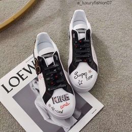 HQ48 2023the Mans arrival Casual Shoes White Black Red Fashion Mens Women Leather Breathable and Open Low sports Sneakers hc1 XNWU