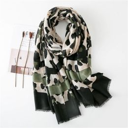 Autumn Winter Sexy Leopard Striped Fringes Viscose Shawl Scarf Women High Quality Neckerchief Foulards Muslim Hijab Sjaal 201018244R