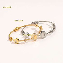 Bangle High-end Styles Designer Stainless Steel Bangle Fashion Men Women 18K Gold Plating Silver Plated Crystal Bracelets Lovers Bracelet Jewellery Accessories 2024