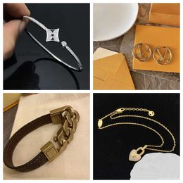 Designer Necklace Latest Fashion s Hot-selling Letter Bracelet Costume Accessories Classic Lock Charm Classic Design Trend Dainty gift Jewellery Gift for Girls