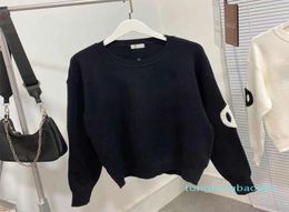 Fashion Dropship Fashion Women039s Hoodies Autumn Winter Knitted Sweater Sweatshirts with Pearl Number 31 for Women Black Whit7621135