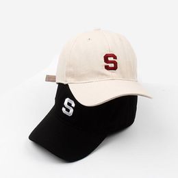 Fashion Letter Embroidered Caps Black and Beige Ball Cap for Men and Women Street Style Unisex Golf Hats300b