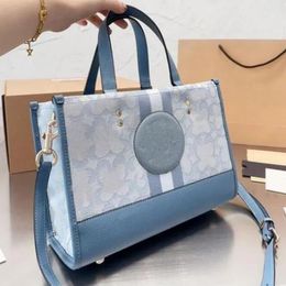 retail Messenger Bags New High Capacity Tote Bag Fashion One Shoulder Crossbody Women's handbag Shopping bags and travel bags 30CM*22CM*12CM