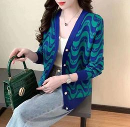 2022 Winter new brand design ladies sweater Europe and the United States sell classic collegiate style cardigan Vneck cashmere hi6399268