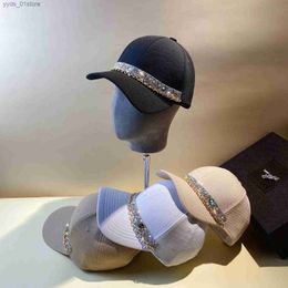 Ball Caps European and American diamond chain letter baseball c Janese fashion c temperament British sun visor fashion L240314