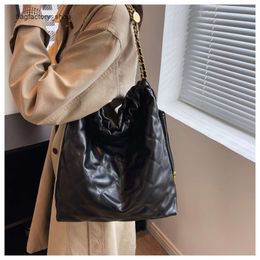 Factory Selling 50% Discount Brand Designer New Handbags Garbage Bag Tote High-grade Oil Sensitive Wax Leather Shoulder Womens Chain