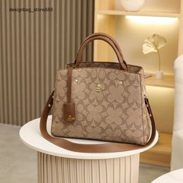Stylish Handbags From Top Designers Autumn and Winter New Large Capacity Tote Bag Fashionable Simple Single Shoulder Bright Crocodile Pattern Handbag for Women