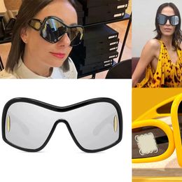 Designers oversized sunglasses for men and women high quality UV400 resistant glasses high quality rectangular frame glasses with a box LW40121I