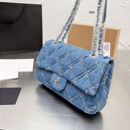 Flap Vintage CC Handbag Dark Blue Denim Sier Chain Hardware Shoulder Straps Designer Women Bag Saddle Tote Wallet 25cm Iechx