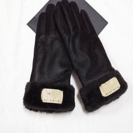 Fashion Women Gloves for Winter and Autumn Cashmere Mittens Glove with Lovely Fur Ball Outdoor sport warm Winters Glovess 2023282k