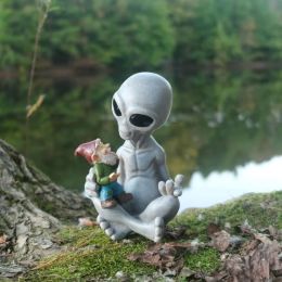 Sculptures Strange Alien Holding Dwarf Jurassic Garden Elf Decoration Figurines Pieces Creative Art Design Courtyard Decor Garden Statues