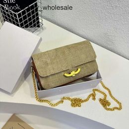 Top-Designer-Umhängetasche New Little Frh, süße Blumen- und Gras-Stickerei, modischer Instagram-Stil, trendige Damen-Umhängetasche mit einer Schulter und Box-Tasche