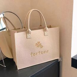 HBP Fashion New Felt Tote Bag Letter Felt Womens Handbags Large Capacity Cute Wind Cartoon Felt Wholesale Shopping Bag