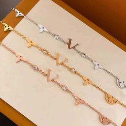 Designer ld Bracelet fashion love Designer Bracelets for Women flower Wristband Cuff Chain Letter Jewellery Crystal 18K Gold Plated Stainless steel Wedding gifts cat