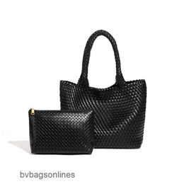 Botteg Venet High end bags for Tote Bag Large Capacity Commuting Handbag Fashionable and trendy Handcrafted Woven Bag Soft Leather Versatile Original 1:1 with logo