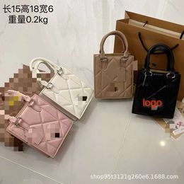 Shop Factory Wholesale New Fashion Versatile High End Single Shoulder Crossbody Bag with Lingge Embroidered Thread Handheld Small Square