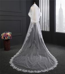 2020 Wedding Veils Two Layers Tulle New Style Real Images WhiteIvory Applique Lace Bridal Veil with Comb3620041