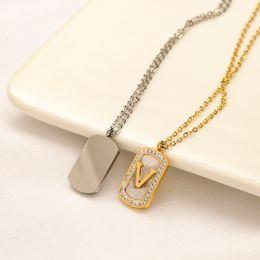 Sier Gold C Design for Women Love Stainless Steel Chain Pendant Necklace Designer Wedding Party Travel Sport Never Fading Jewellery L1951