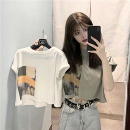 Internet famous short sleeved t-shirt for womens top short student Korean version loose fitting 2024 summer new heart trick with exposed navel Instagram trend