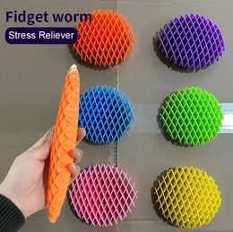 Sensorial deformável plástico estilhaços descompressão worm brinquedo fidget worm pequena batata palma jogar pitada diversão alívio do estresse brinquedo c001