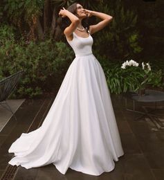 Classy Long Scoop Garden Wedding Dresses With Pockets A-Line Ivory Pleated Sweep Train Bridal Gown Covered Buttons Back Vestido de novia Women Dresses