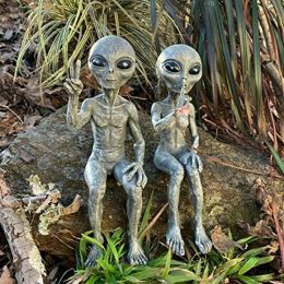 Sculptures Outer Space Alien Statue Martians Garden Figurine Set Garden Decoration Outdoor Jardineria Decoracion Support Drop Shipped