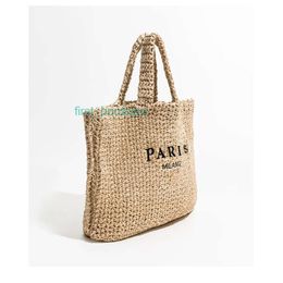 2024 New Top Large Capacity Straw Woven Leisure Beach Bag WomenS Fashion Letter Contrast Shoulder Commuting Minimalist Messenger Bags