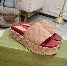 Designer Sandals Slippers For Women Slide Flip Flops Flat Thick Bottom Embroidery Printed Rubber Dress Shoes Platform Slippers