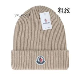 2023 New Knitted Hat Fashion Letter Cap Popular Warm Windproof Stretch Multi-color High-quality Beanie Hats Personality Street Style Couple Headwear 4535