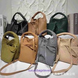 Luxury Bottgss Ventss Hop shoulder bags for women style crossbody handmade woven bag womens westernstyle mother small large capacityWith Real Logo