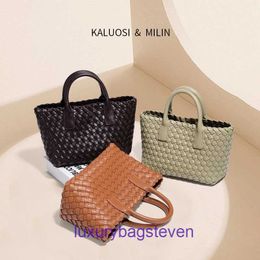 Designer Bottgss Ventss Cabat Woven Tote bags for women New Fashion Vegetable Basket Handbag with Open Capacity Single Shoulde With Real Logo