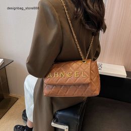 Stylish Handbags From Top Designers Texture Womens Bag New Embroidered Thread Lingge Small Fragrance Chain Single Shoulder Underarm Simple and Versatile Big Trend