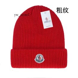 2023 New Knitted Hat Fashion Letter Cap Popular Warm Windproof Stretch Multi-color High-quality Beanie Hats Personality Street Style Couple Headwear 2232