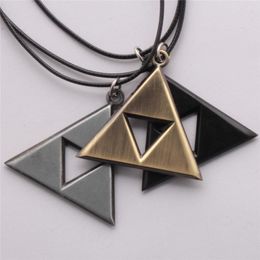 The Legend of Zelda Triangle Logo Pendant Necklace For Men Jewelry With Leather Rope Size4 5 4 5cm Blister Package230o