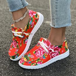 In the spring of 2024 the new large size casual womens flat shoes with round heads and large flowers in Northeast China are casual shoes. g0ev#