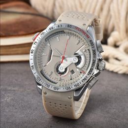 Orologi da polso di marca di lusso Uomini donne Orologi stile classico Orologi da polso al quarzo Sport casual Orologio da polso di qualità Movimento montre de luxe braccialetto WAZ1110