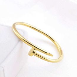 Designer Gold bracelet for women Luxury Jewelrys Carer Original Trendy LOVE Diamond V-gold 18k silver bracelet Open Style Wedding Jewellery for gift with box 9TXX