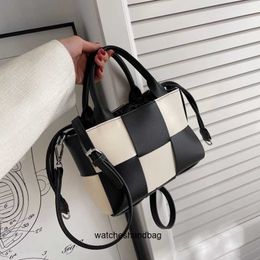 Designer Botegs V Luxury Handbag Korean Woven Women's Bag Single Shoulder Oblique Cross Bun Mother Bag Small Tote Commuter Bag