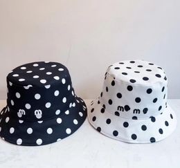 Designer Bucket Hat Mens Luxury New Dot Fitted Cotton Brim Hats Letter Caps Hats Women Fisherman Beach Cap Free SHip