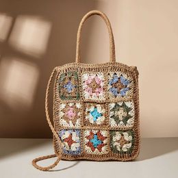2023 New Fashion and Creative Multicolor Flower Splicing Woven Grass Bag Single Shoulder Handheld Chequered Forest Resort Bag 240315