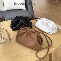 Botteg Venet High end bags for Pouch Bag High Quality Calfskin Soft Leather Hand Mini Messenger Bag Original 1:1 with real logo and box