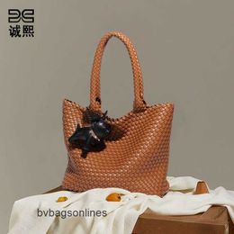 Botteg Venet High end bags for Tote Bag Large Capacity Commuting Handbag Fashionable and Simple Handcrafted Woven Bag Soft Leather Versatile Original 1:1 with logo