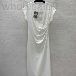 Базовые повседневные платья, дизайнерские модные элегантные платья, белая юбка с боковым разрезом, индивидуальная талия с бриллиантами и бисером, узкие мягкие удобные женские юбки с короткими рукавами EQBK