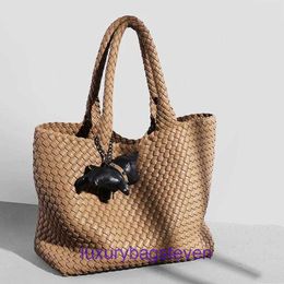 Original edition Top quality Bottgss Ventss Hop crossbody bags online store 2023 New Large Capacity Woven Tote Bag for Womens CommutingWith Real Logo