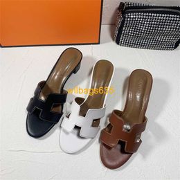 Oran Sandals Summer Leather Slippers Slippers High Thick Heel Slippers Womens Outerwear 2024 New Instagram Trend Summer Sandals Tourist Bea have logo HBXH07