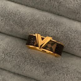 Top Quality V Letter Ring Logo Printed Gold Plated Love Ring Luxury Brand Stainless Steel Couple Rings